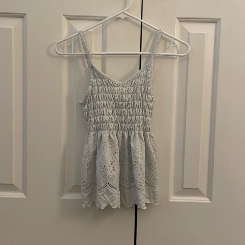 women’s v-neck tank